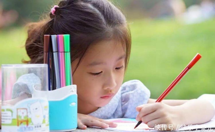 右手|为什么有的孩子是“左撇子”,究竟是聪明还是发育障碍?答案在这