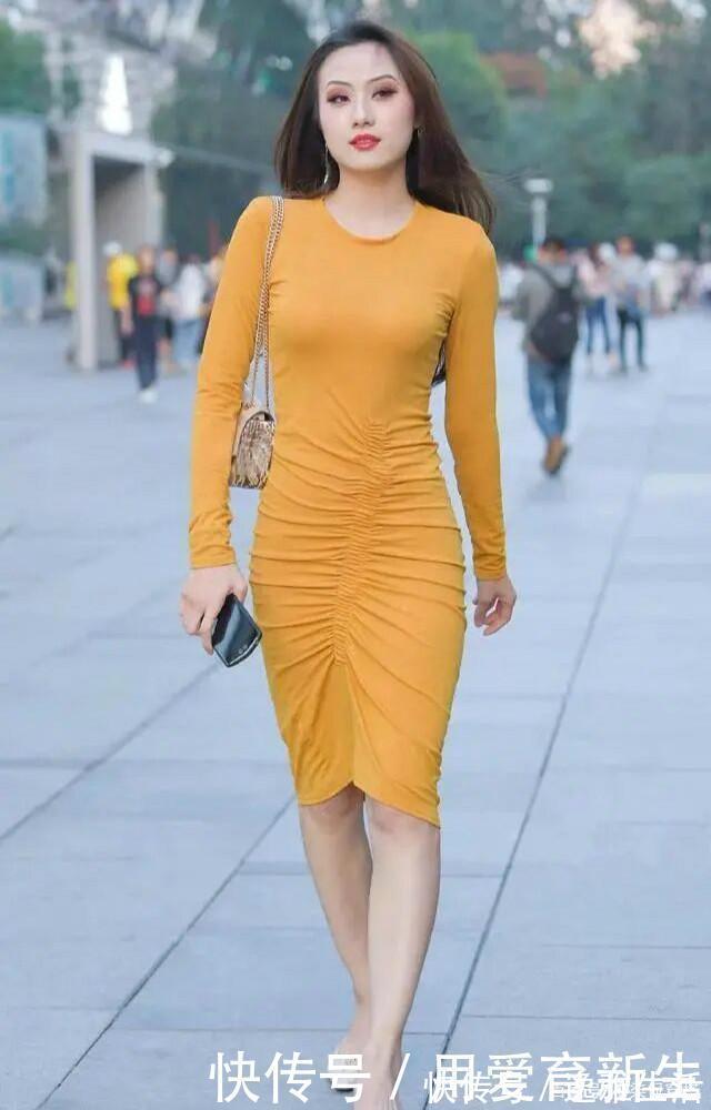 穿搭 别再穿“短裤+T恤”了,今夏流行“杏裙”,时髦又显白!