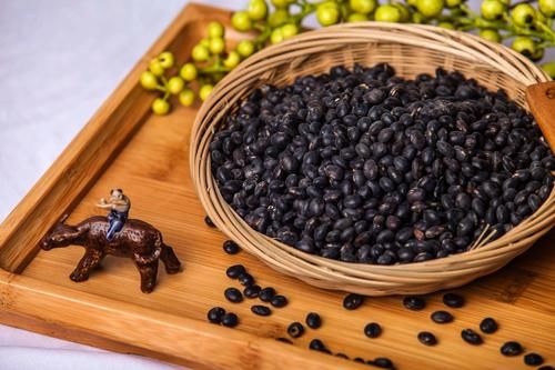  常吃黑豆|黑豆究竟有哪些奇特功效？怎样吃才最养生，你都了解吗？