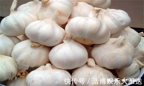 卵巢早衰|女性来“大姨妈”时,常吃4物,排污血清毒素,滋养卵巢抗衰老