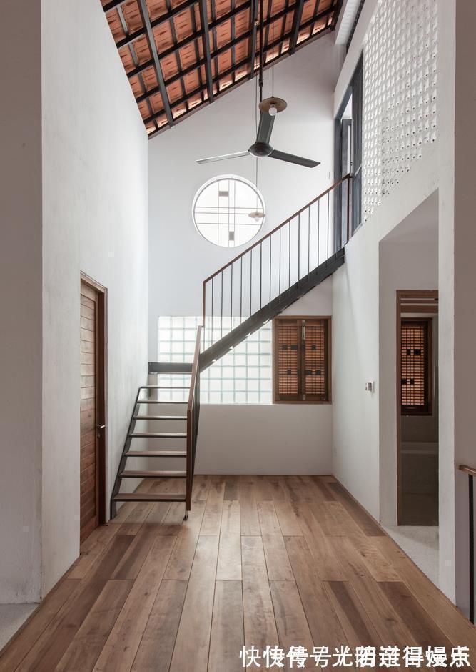 玄关|越南农村自建房,外观看似普普通通,内部装修极度舒适,值得借鉴