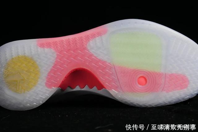 双鞋|不要因为它小众就忽视它!这双鞋堪称2020实战鞋的黑马