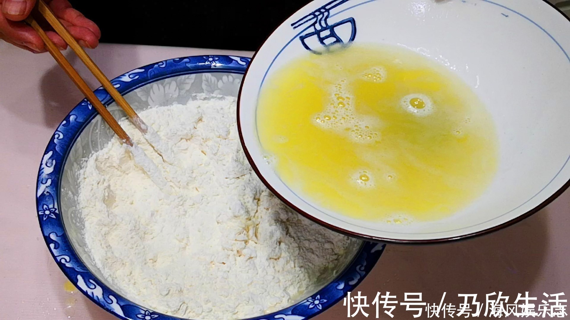 味道|白菜饺子好吃有秘诀，学会如此调馅，味道格外鲜美，味精都省了