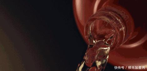 酱香|酱香酒入窖发酵时洒酒尾的缘由是什么