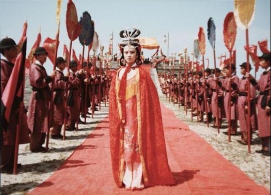 贾探春!红楼梦其实和亲的不是探春而是林黛玉,但因为他,探春成了替代