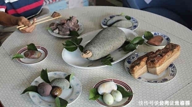 进山#退休老人进山觅奇石20年骑坏3辆摩托,发掘3件“镇斋之宝”