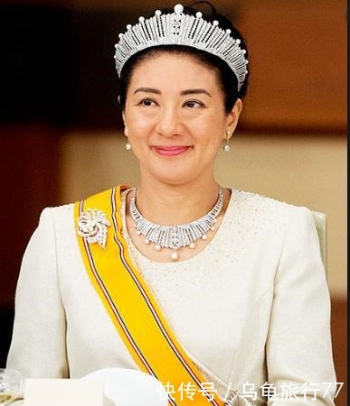 手持|雅子皇后手持3顶王冠,纪子妃也有2顶专用,两人差距不大