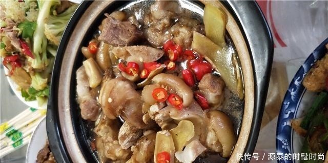 下厨|老公请发小来家里玩,我顶着高温下厨招待,上桌后觉得倍有面子!