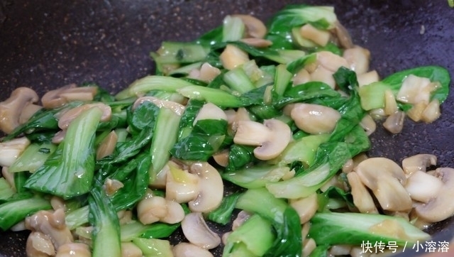 生抽酱油|口蘑这个做法好,简单易学的快手家常菜,清爽鲜嫩,热量低不怕胖