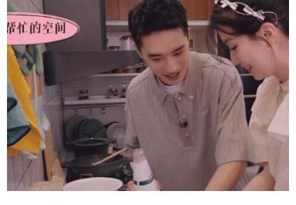 节目组|友情以上,恋人未满,看《恋恋剧中人》如何“公费恋爱”?