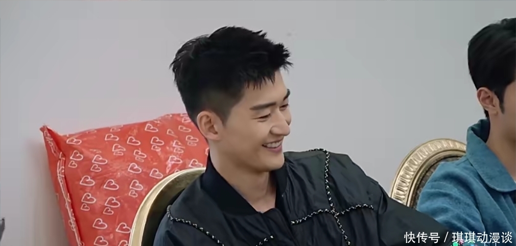 嘉宾 苏芒宋丹丹七嘴八舌架空村长,张翰直摇头,洞悉15位嘉宾的小九九