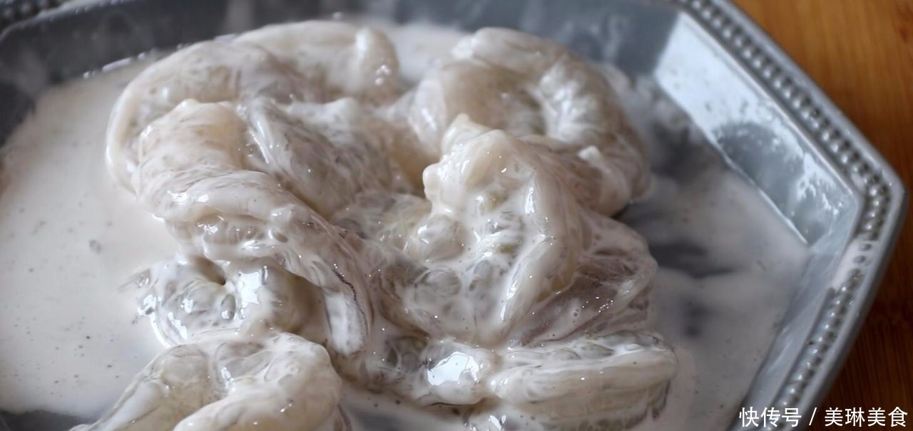 教你做抓炒大虾,虾肉一点也不老,外酥里嫩,包裹着酸甜咸的酱汁