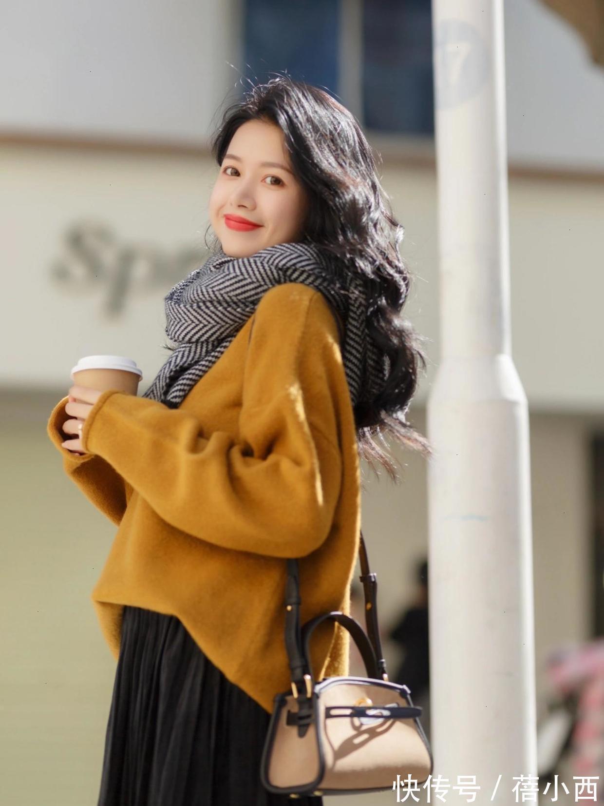 时髦|30+的女人一定要时髦,学会这5套半身裙搭配,做冬日最优雅的女王