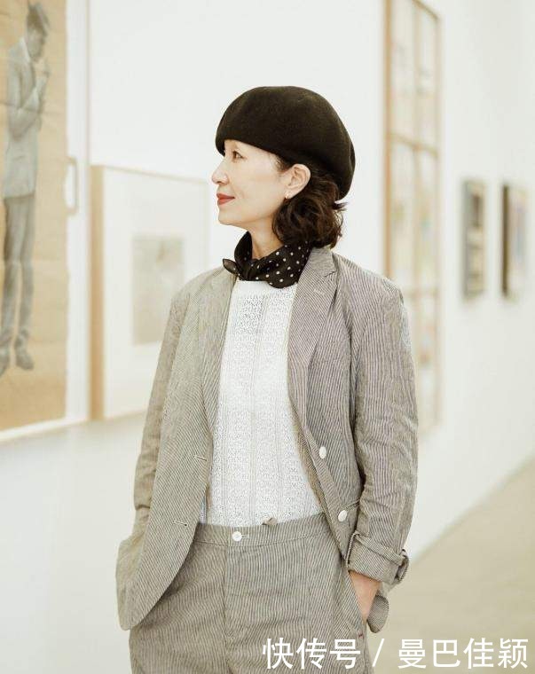 女性|中年女性把小黑裤扔了吧!跟着三木妈妈这样穿,减龄还优雅