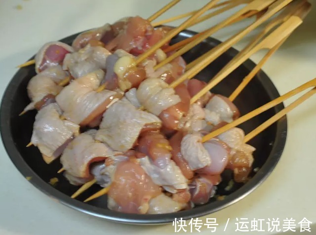 居家必备小吃!大叔教你烤鸡肉串,外焦里嫩,香气扑鼻,超好吃~!
