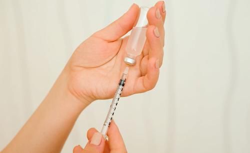 血糖控制|一半糖尿病患者可能出现黎明现象，清晨高血糖原因如何？带您了解