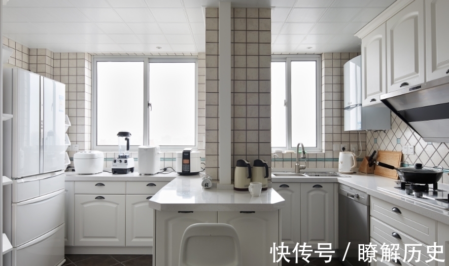 家居|简单的装饰品,给人带来前卫的感觉,并且让空间更加明朗