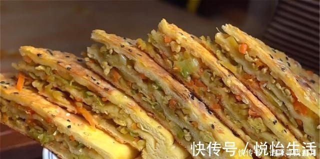 玉米面这样做真好吃,一擀一煎,5分钟出锅,连吃一个月都不腻