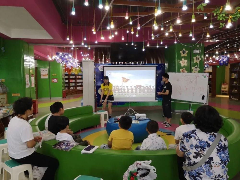 担当|与书同行,践行文化担当