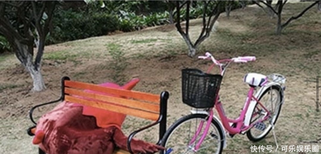 抄袭|欢乐喜剧人耻辱的一天,两个节目被扒抄袭,郭德纲脸上都挂不住了