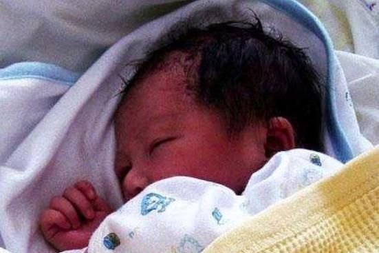 真相|孕妇肚子上插着一把剪刀,胎儿被迫取出,真相让医生很无语