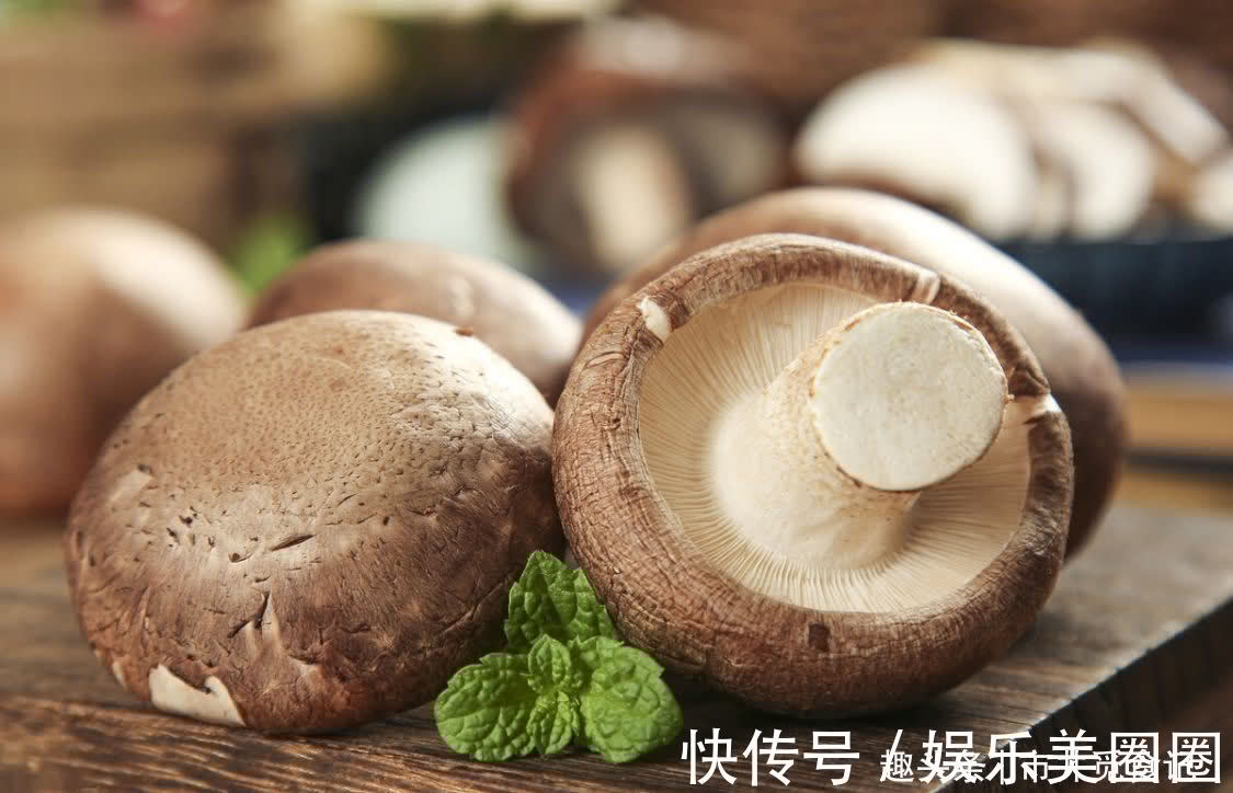 裂纹|买香菇,不是越大越好,记住“3买3不买”,香菇香味浓郁又新鲜