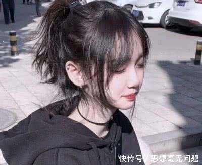 五官|女孩脸上有这“3标志”,别再“披头散发”了,头发扎起来秒变校花