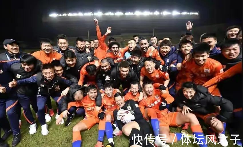 郝伟|山东球迷等了11年,泰山队提前3轮拿到中超冠军,并创下3大纪录