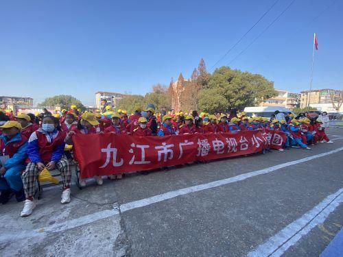 小记者们|心灵地沟通 健康地成长——都昌实验小学这个活动让广电小记者和家长们受益匪浅