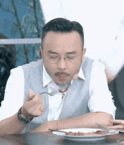 孩子|“吃你牛排怎么了”,熊孩子强要邻座牛排,女子霸气做法众人称赞