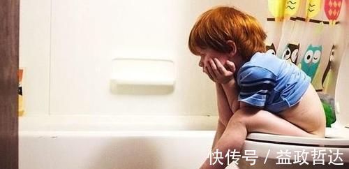 尿尿|如何训练宝宝自己上厕所，看看聪明妈妈怎么做