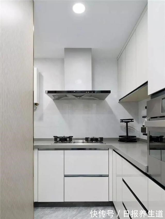 收纳|巧妙的设计，50㎡户型放下两张床，还有咖啡厅、衣帽间和咖啡吧！