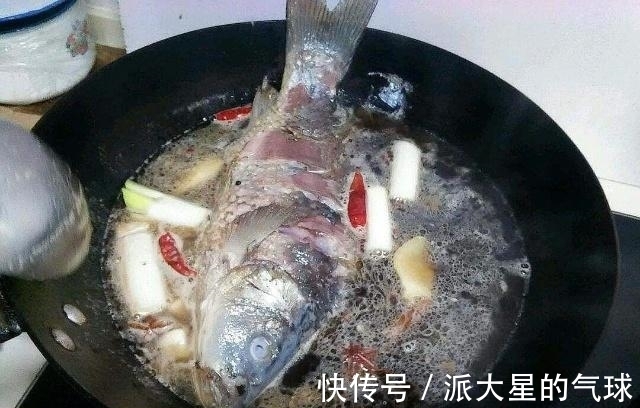 鱼汤|不管炖什么鱼，万万别加“它”！总有人错放，难怪鱼汤不白还很腥
