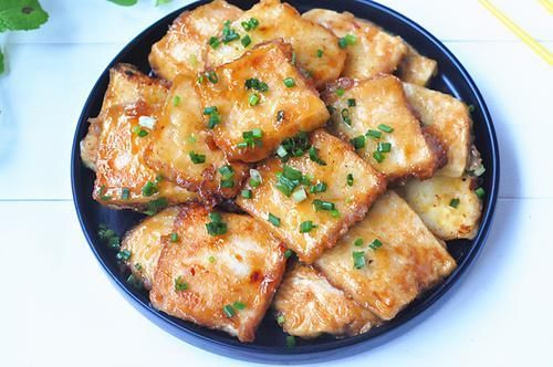 煎豆腐,直接下锅大错特错!多加一步,豆腐不碎不粘,焦香鲜嫩!