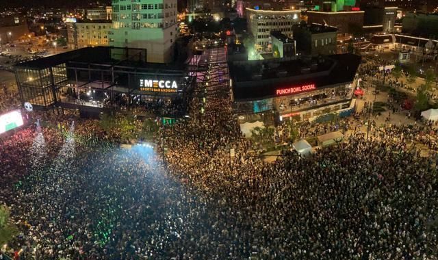 运动能力|比肩巅峰大鲨鱼!字母哥总决赛场均35+13,那2000年的奥尼尔呢?