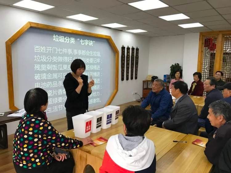 朱泾镇丨新时代文明实践：文明新风在楼道荡漾，朱泾钟楼居民区文化馨香润心田