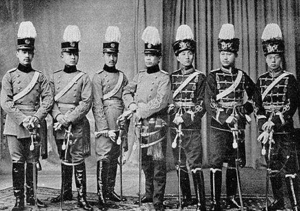 没动|晚清最残忍的一顿午饭,八位大将开心入座,还没动筷子人头就已经先落地了!