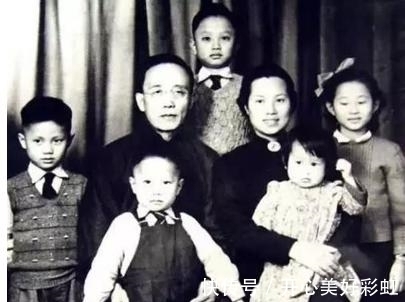 一字!郭沫若骂鲁迅四个字,鲁迅加一字回骂,世人笑称是郭沫若的一生