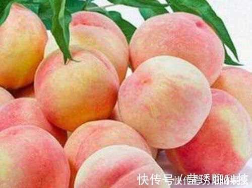 李子|以下3种水果坚持吃,养颜排毒、延缓衰老速度,不妨试试!