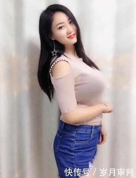 微胖 美女时尚：沁人心脾的微胖女生，展现完美身材