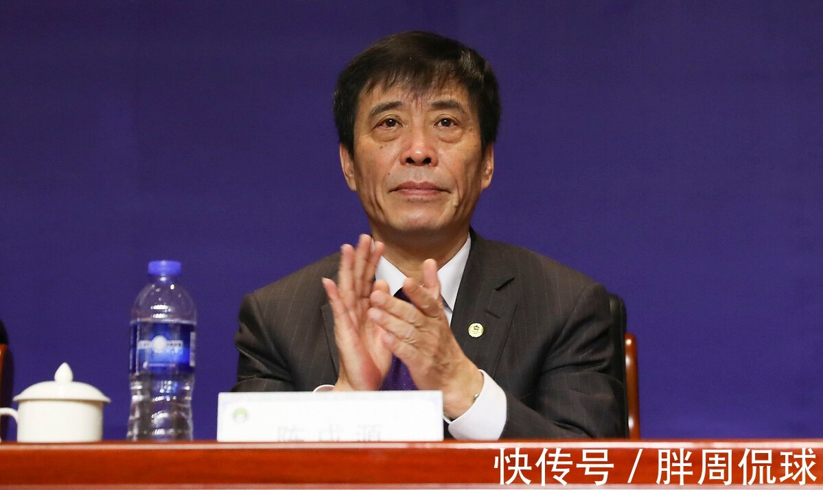 李铁|国足1-3惨败越南,李霄鹏含泪向陈戌源提一个要求,足协正式出手