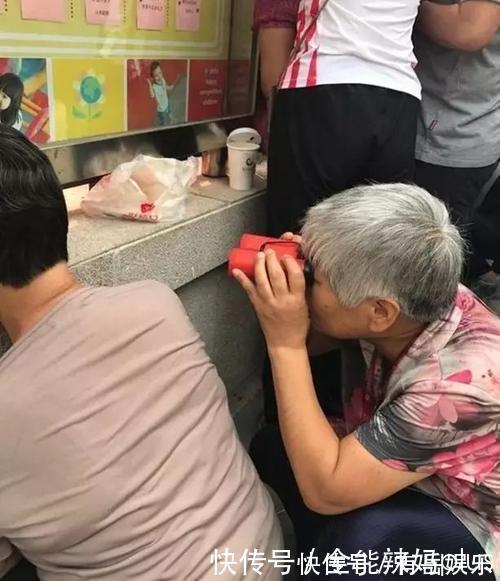 老师最反感的4种“接娃”方式,多数家长天天做,快看你占了几条