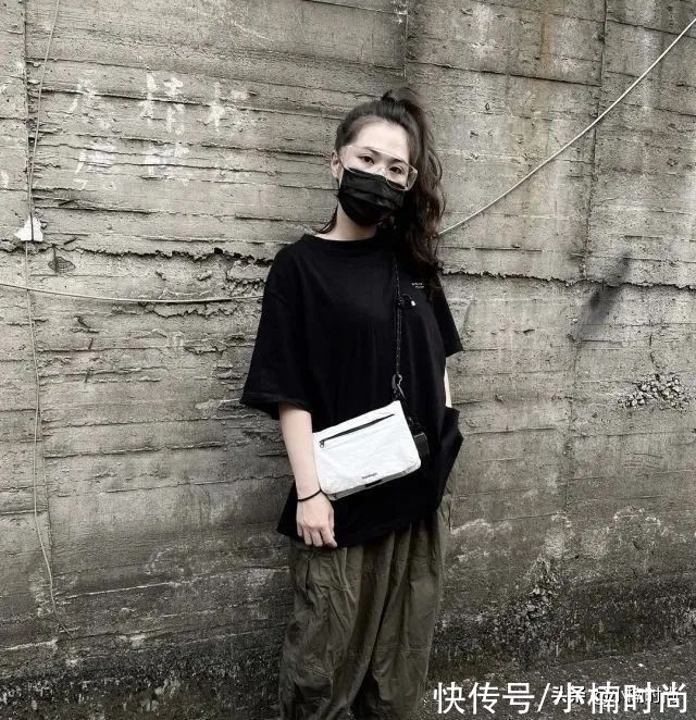 裙装|做个百变美少女！女生初秋运动鞋搭配造型推荐，舒适好看又时髦