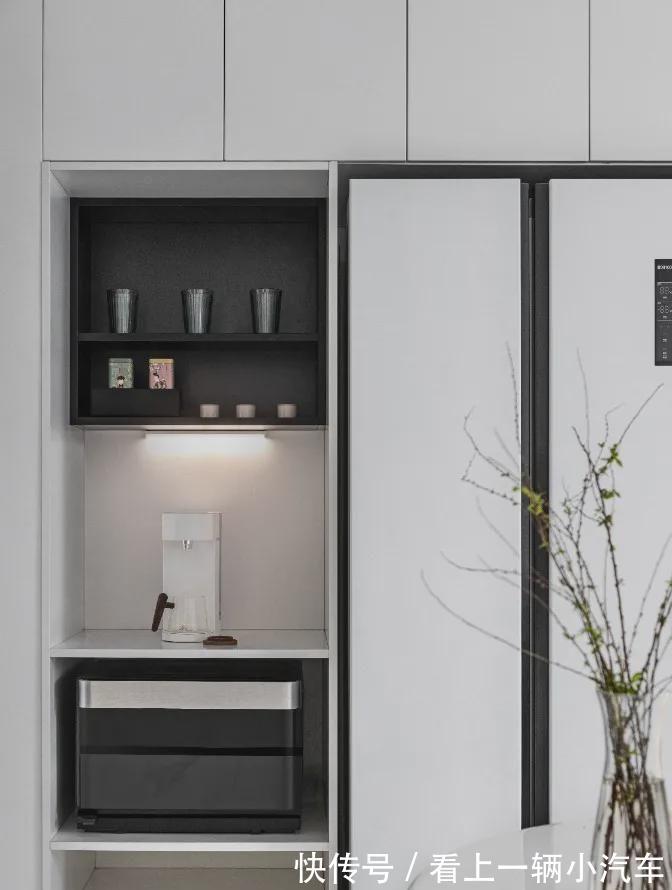 墙面|看完几个技巧,解救喜欢开放式厨房又担心油烟的你