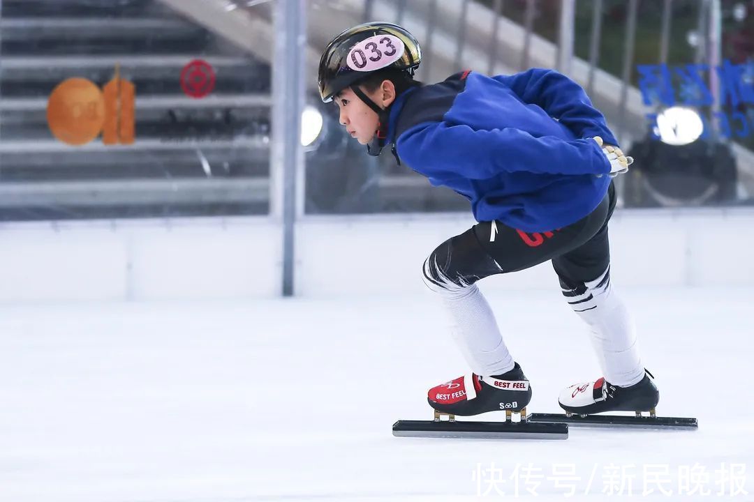 上海|上海人玩冰雪热情有多高？从3岁的小孩到70岁的奶奶都来了