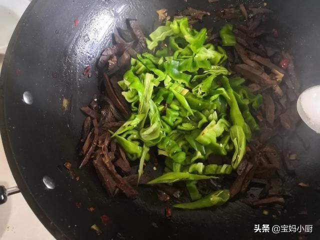 宝妈|猪身上这两样,比猪肉香,不燥润肺睡眠好,秋季尤其要做给家人吃