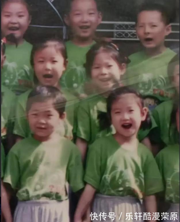 小魔王|孙颖莎扎辫子照片曝光走红，5岁莎莎甜美可爱，在幼儿园笑成花