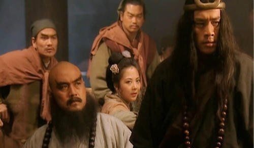 施耐庵&为何李逵敢跟武松拼命,卢俊义鲁智深却不敢?是不敢还是不肯?