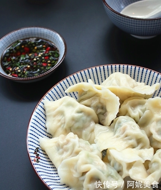 这三种食材放在一起做馅包饺子,鲜甜多汁营养足,快试试去