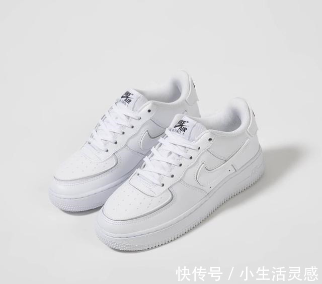 nike 附赠卡通魔术贴!这双Air Force 1也太好玩了!
